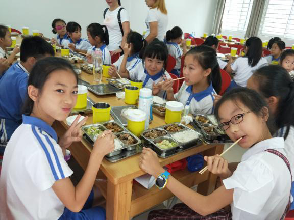 誠(chéng)瑞豐智能快餐柜全面助力深圳中小學(xué)實(shí)現(xiàn)校內(nèi)午托 誠(chéng)瑞豐智能快餐柜全面助力深圳中小學(xué)實(shí)現(xiàn)校內(nèi)午托