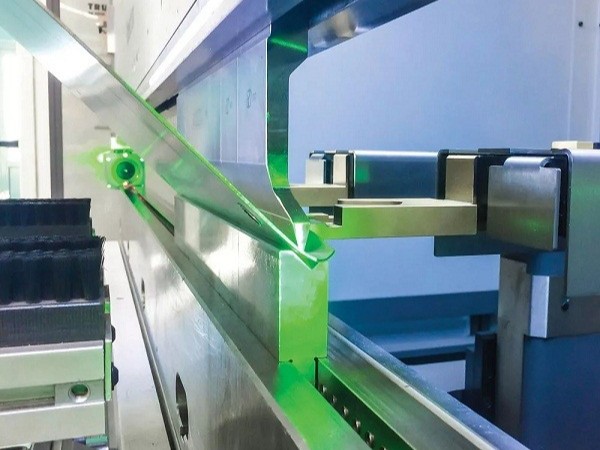 鈑金加工折彎工序如何克服偏移問題，從而提高精確度？