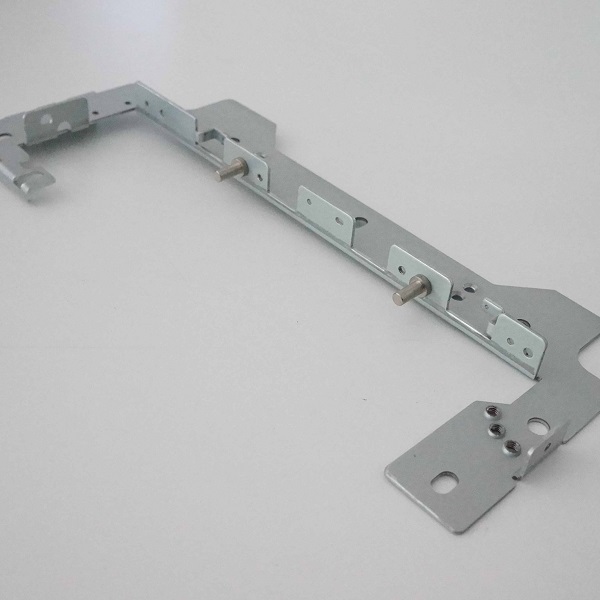 主機架五金沖壓件側視圖片